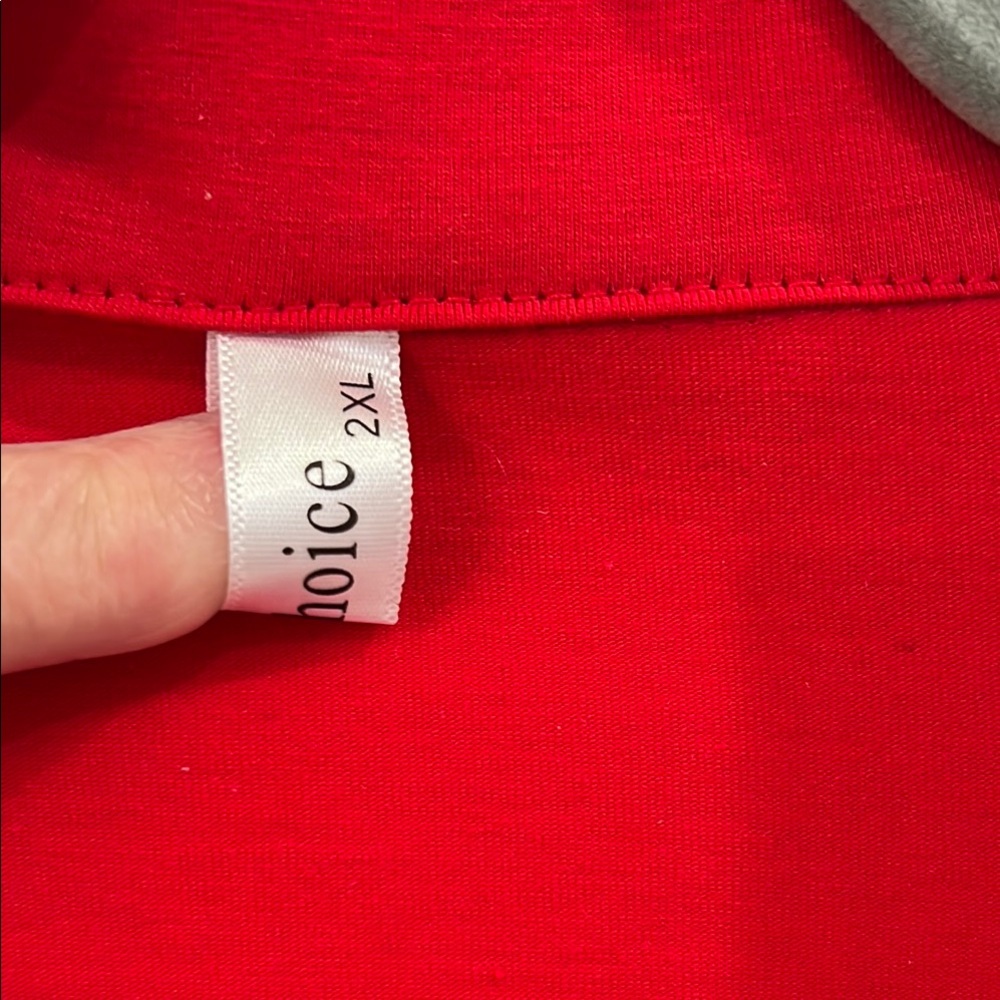 Chic Red Top - Picture 3 of 3